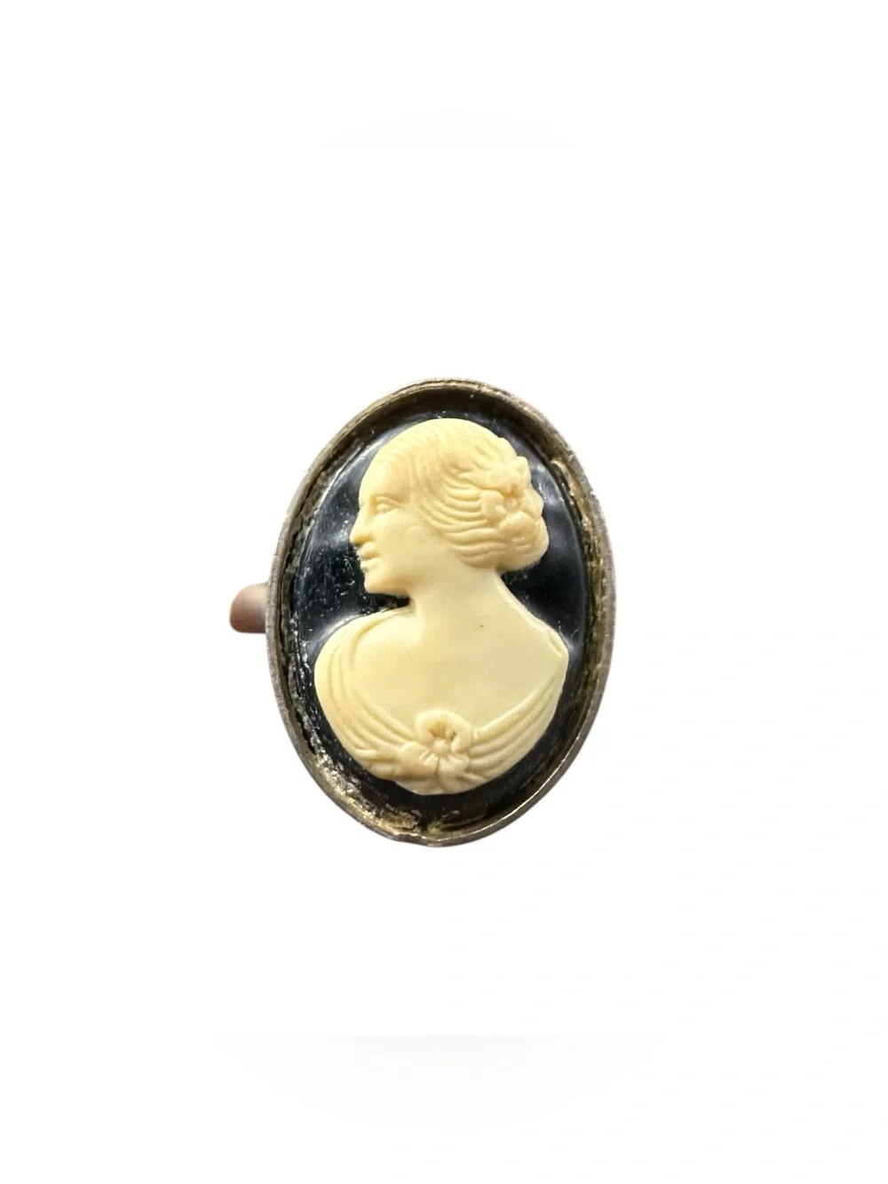 Vintage Sarah Coventry Cameo Ring Black Cream Oval Adjustable Statement Ring